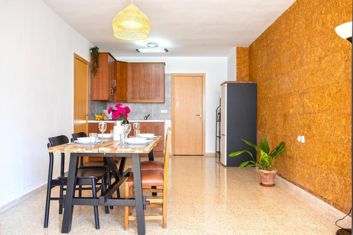 -Malagasunapts- West Beach Malaga Seafood & Relax Exterior photo